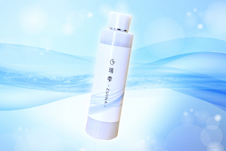 化粧水 四季を通じて肌なじみのいい化粧水・夏はサラッと冬はとろりと。